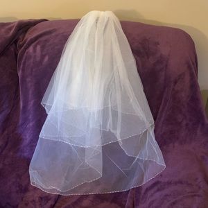 Brand new two teir 30” veil